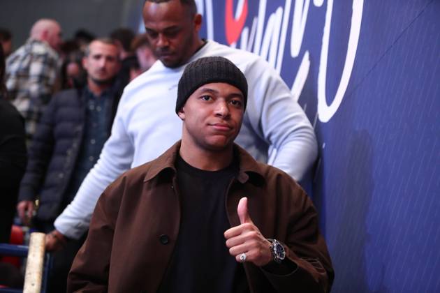 Football, Paris St. Germain, Kylian Mbappe visits Handball CL