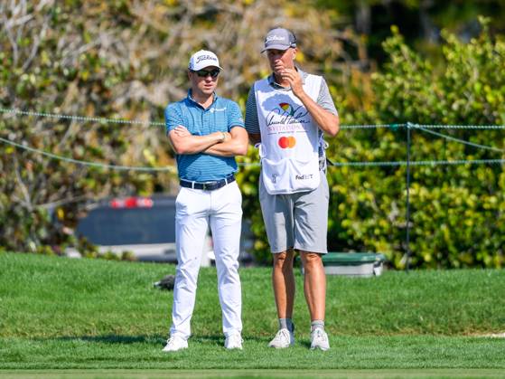 March 2, 2023: Justin Thomas and caddie Jim Bones Mackay on the 1 green during the first round of the Arnold Palmer Invitational presented by Mastercard held at Arnold Palmer s Bay Hill Club & Lodge in Orlando, FL. Romeo T Guzman CSM. Orlando USA - ZUMAcg2_ 20230302_zaf_cg2_018 Copyright: xRomeoxGuzmanx