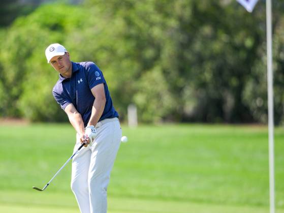 March 2, 2023: Jordan Spieth cips up to 1 green during the first round of the Arnold Palmer Invitational presented by Mastercard held at Arnold Palmer s Bay Hill Club & Lodge in Orlando, FL. Romeo T Guzman CSM. Orlando USA - ZUMAcg2_ 20230302_zaf_cg2_023 Copyright: xRomeoxGuzmanx