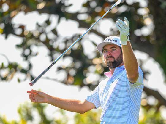 March 2, 2023: Cameron Young throws up his club in reaction to his tee shot on 2 during the first round of the Arnold Palmer Invitational presented by Mastercard held at Arnold Palmer s Bay Hill Club & Lodge in Orlando, FL. Romeo T Guzman CSM. Orlando USA - ZUMAcg2_ 20230302_zaf_cg2_046 Copyright: xRomeoxGuzmanx