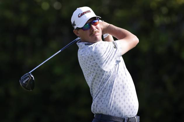 ORLANDO, FL - MARCH 03: Joel Dahmen of the United States hits a drive at the 9th hole during the second round of the Arnold Palmer Invitational presented by Mastercard at Arnold Palmer Bay Hill Golf Course on March 3, 2023 in Orlando, Florida. (Photo by Joe Robbins Icon Sportswire) GOLF: MAR 03 PGA, Golf Herren - Arnold Palmer Invitational presented by Mastercard Icon5732303030212