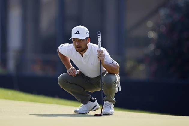 ORLANDO, FL - MARCH 03: Xander Schauffele of the United States lines up a putt at the 15th hole during the second round of the Arnold Palmer Invitational presented by Mastercard at Arnold Palmer Bay Hill Golf Course on March 3, 2023 in Orlando, Florida. (Photo by Joe Robbins Icon Sportswire) GOLF: MAR 03 PGA, Golf Herren - Arnold Palmer Invitational presented by Mastercard Icon5732303030292