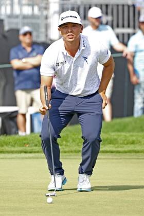 ORLANDO, FL - MARCH 03: PGA, Golf Herren golfer Kurt Kitayama putts on the 9th hole during the second round of the Arnold Palmer Invitational on March 3, 2023 at Arnold Palmer s Bay Hill Club and Lodge in Orlando, Florida. (Photo by Brian Spurlock Icon Sportswire) GOLF: MAR 03 PGA - Arnold Palmer Invitational presented by Mastercard Icon23030316
