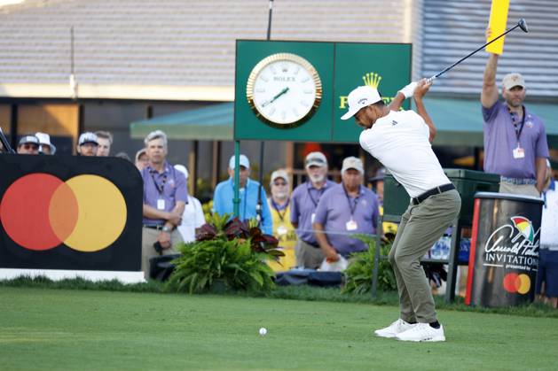 ORLANDO, FL - MARCH 03: PGA, Golf Herren golfer Xander Schauffele hits his tee shot on the 10th hole during the second round of the Arnold Palmer Invitational on March 3, 2023 at Arnold Palmer s Bay Hill Club and Lodge in Orlando, Florida. (Photo by Brian Spurlock Icon Sportswire) GOLF: MAR 03 PGA - Arnold Palmer Invitational presented by Mastercard Icon23030327