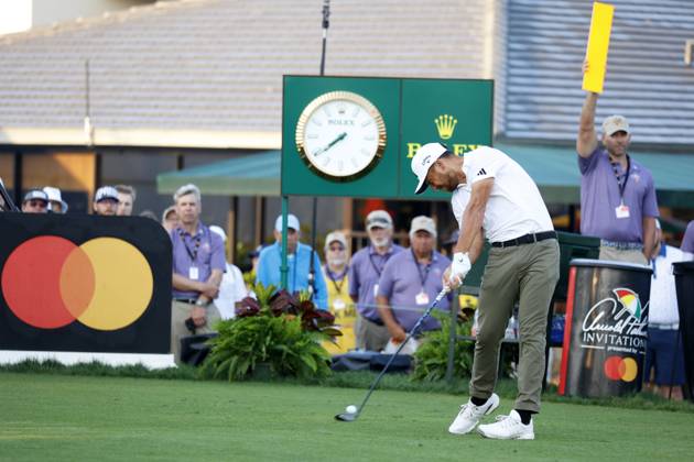 ORLANDO, FL - MARCH 03: PGA, Golf Herren golfer Xander Schauffele hits his tee shot on the 10th hole during the second round of the Arnold Palmer Invitational on March 3, 2023 at Arnold Palmer s Bay Hill Club and Lodge in Orlando, Florida. (Photo by Brian Spurlock Icon Sportswire) GOLF: MAR 03 PGA - Arnold Palmer Invitational presented by Mastercard Icon23030328