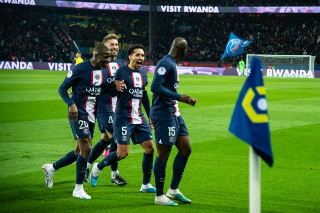 Joie des joueurs du Paris SG aprÃ s le but de Danilo Pereira (Paris SG) FOOTBALL : Paris Saint Germain - FC Nantes - Ligue 1 - JournÃ e 26 - 04 03 2023 BaptisteAutissier Panoramic