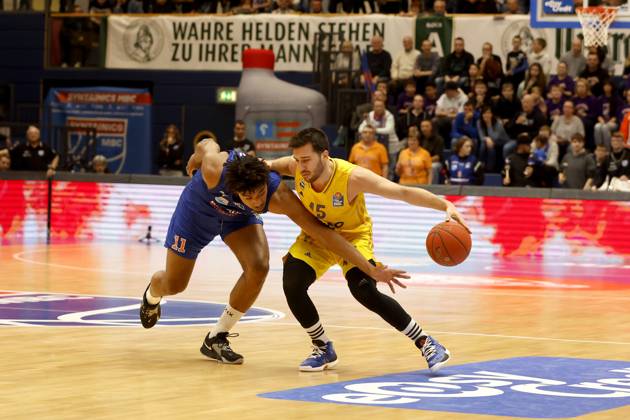 14 03 2023, easyCredit Basketball Bundesliga, BBL, season 2022 2023, men, Syntainics MBC Alba Berlin, 45, Tamir Blatt, Alba Berlin, 11, Kostja Mushidi, Syntainics MBC Weißenfels Stadthalle Sachsen Anhalt Germany