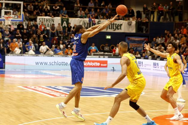 14 03 2023, easyCredit Basketball Bundesliga, BBL, season 2022 2023, men, Syntainics MBC Alba Berlin, 21, Tremmell Darden, Syntainics MBC Weißenfels Stadthalle Sachsen Anhalt Germany