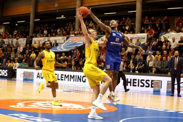 14 03 2023, easyCredit Basketball Bundesliga, BBL, season 2022 2023, men, Syntainics MBC Alba Berlin, 23, Charles Callison, Syntainics MBC blocks 43, Luke Sikma, Alba Berlin Weißenfels Stadthalle Sachsen Anhalt Germany