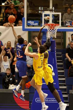 14 03 2023, easyCredit Basketball Bundesliga, BBL, season 2022 2023, men, Syntainics MBC Alba Berlin, 1, Gabriele Procida, Alba Berlin, 7, Yanni Wetzell, Alba Berlin Weißenfels Stadthalle Sachsen Anhalt Germany
