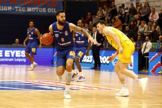 14 03 2023, easyCredit Basketball Bundesliga, BBL, season 2022 2023, men, Syntainics MBC Alba Berlin, 8 Martin Breunig, Syntainics MBC, 7, Yanni Wetzell, Alba Berlin Weißenfels Stadthalle Sachsen Anhalt Germany
