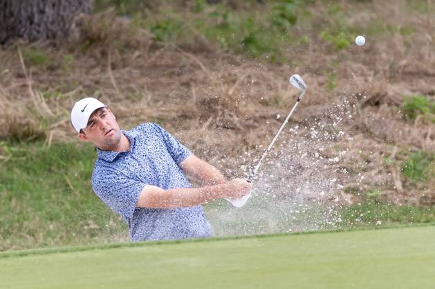 AUSTIN, TX - MARCH 22: Scottie Scheffler plays a shot from a bunker on the seventh hole during Round 1 Group Play of the PGA, Golf Herren World Golf Championships Dell Technologies Match Play on March 22, 2023, at Austin County Club in Austin, TX. (Photo by David Buono Icon Sportswire) GOLF: MAR 22 PGA - World Golf Championships-Dell Technologies Match Play Icon230322001