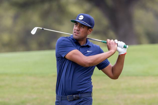 AUSTIN, TX - MARCH 22: Tony Finau watches his second shot on the 12th hole during Round 1 Group Play of the PGA, Golf Herren World Golf Championships Dell Technologies Match Play on March 22, 2023, at Austin County Club in Austin, TX. (Photo by David Buono Icon Sportswire) GOLF: MAR 22 PGA - World Golf Championships-Dell Technologies Match Play Icon230322042