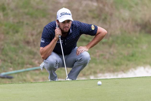 AUSTIN, TX - MARCH 22: Davis Riley lines up a putt on the seventh green during Round 1 Group Play of the PGA, Golf Herren World Golf Championships Dell Technologies Match Play on March 22, 2023, at Austin County Club in Austin, TX. (Photo by David Buono Icon Sportswire) GOLF: MAR 22 PGA - World Golf Championships-Dell Technologies Match Play Icon230322133