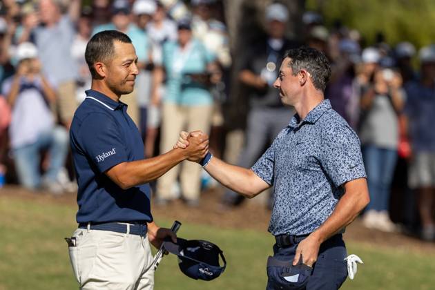 AUSTIN, TX - MARCH 25: Rory McIlroy and Xander Schauffele shake hands after their match during the Quarterfinals of the PGA, Golf Herren World Golf Championships Dell Technologies Match Play on March 25, 2023, at Austin County Club in Austin, TX. (Photo by David Buono Icon Sportswire) GOLF: MAR 25 PGA - World Golf Championships-Dell Technologies Match Play Icon230325097