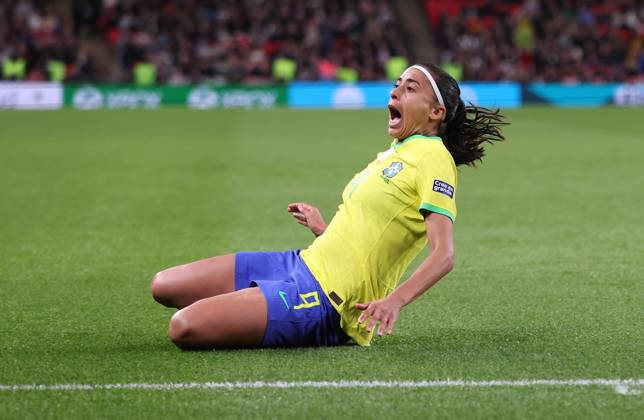 London, England, 6th April 2023. Andressa Alves of Brazil scores to make it 1-1 during the Women s CONMEBOL UEFA Finalissima match at Wembley Stadium, London. Picture credit should read: Paul Terry Sportimage EDITORIAL USE ONLY. No use with unauthorised audio, video, data, fixture lists, club league logos or live services. Online in-match use limited to 120 images, no video emulation. No use in betting, games or single club league player publications. SPI-2352-0023
