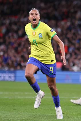 London, England, 6th April 2023. Andressa Alves of Brazil scores to make it 1-1 during the Women s CONMEBOL UEFA Finalissima match at Wembley Stadium, London. Picture credit should read: Paul Terry Sportimage EDITORIAL USE ONLY. No use with unauthorised audio, video, data, fixture lists, club league logos or live services. Online in-match use limited to 120 images, no video emulation. No use in betting, games or single club league player publications. SPI-2352-0025