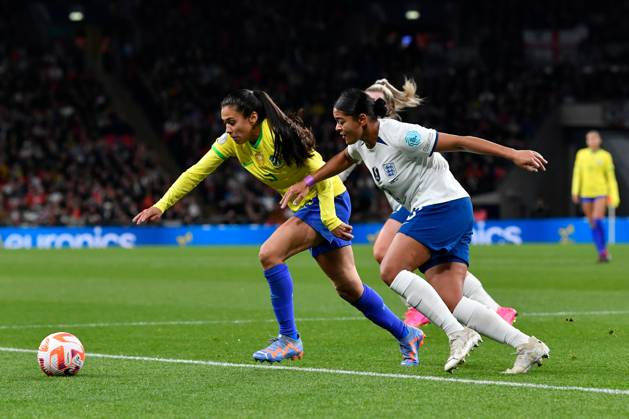 England Women v Brazil CONMEBOL UEFA Women s Champions Cup Finalissima Antonia of Brazil battles for possession with Jessica Carter of England during the CONMEBOL UEFA Women s Champions Cup Finalissima match between England Women and Brazil at Wembley Stadium, London, England on 6 April 2023. London Wembley Stadium Greater London England Editorial use only , Copyright: xGrahamxHuntx PSI-17188-0181