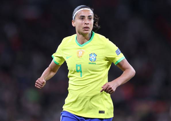 London, England, 6th April 2023. Andressa Alves of Brazil during the Women s CONMEBOL UEFA Finalissima match at Wembley Stadium, London. Picture credit should read: Paul Terry Sportimage EDITORIAL USE ONLY. No use with unauthorised audio, video, data, fixture lists, club league logos or live services. Online in-match use limited to 120 images, no video emulation. No use in betting, games or single club league player publications. SPI-2352-0202