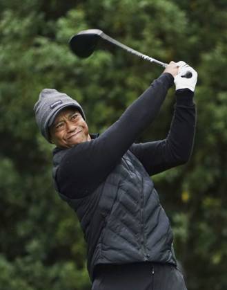 Golf: Masters Tournament Tiger Woods hits off the 11th tee during the third round of the Masters Tournament at Augusta National Golf Club in Augusta, Georgia, on April 8, 2023.  A14AA0001414712P 