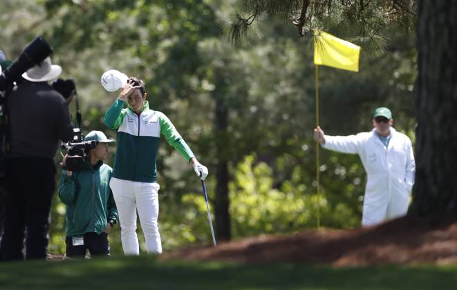 Golf, PGA, Masters Tournament in Augusta Viktor Holvland finds a tough lie on the first hole during the final round at the 87th Masters tournament at Augusta National Golf Club in Augusta, Georgia on Sunday, April 9, 2023.  AUG20230409212 JOHNxANGELILLO