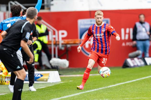 Jan Niklas Beste FC Heidenheim, 37 1 FC Heidenheim vs Holstein Kiel, 2 Football Bundesliga, 29 Matchday, 23 04 2023, Season 2022 2023 DFL REGULATES PROHIBIT ANY USE OF PHOTOGRAPHS AS IMAGE SEQUENCES AND OR QUASI VIDEO 1 FC Heidenheim 1846 vs Holstein Kiel, 2 Football Bundesliga, 23 04 2023, 29 Matchday Heidenheim Copyright: xEibner-Pressefoto RogerxBuerkex EP_EER