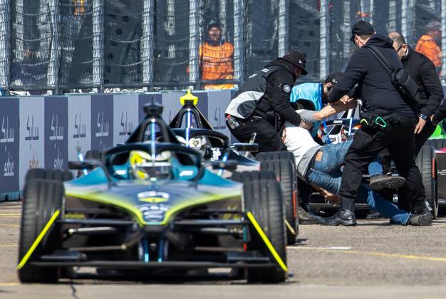 Motorsport, Formula E, ePrix Berlin-Tempelhof, protest action before the start of the race