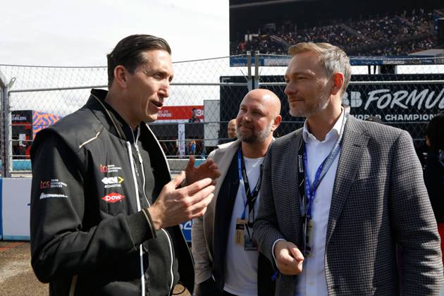 Motorsport, Formula E, ePrix Berlin-Tempelhof, Christian Lindner at the track