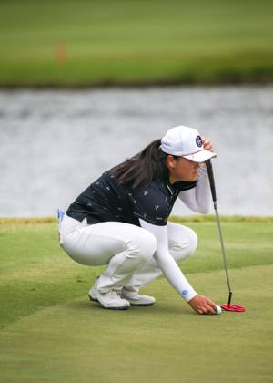 THE WOODLANDS, TX - APRIL 23: Angel Yin (USA) lines up her putt on 9 during the final round of the LPGA, Golf Damen Chevron Championship on April 23, 2023 at The Club at Carlton Woods in The Woodlands, Texas. (Photo by Leslie Plaza Johnson Icon Sportswire) GOLF: APR 23 LPGA The Chevron Championship EDITORIAL USE ONLY Icon230423094