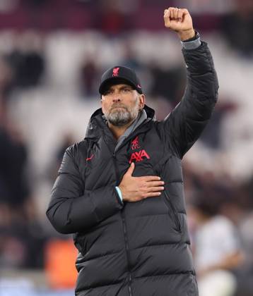 London, England, 26th April 2023. Jurgen Klopp, Manager of Liverpool celebrates after the Premier League match at the London Stadium, London. Picture credit should read: Paul Terry Sportimage EDITORIAL USE ONLY. No use with unauthorised audio, video, data, fixture lists, club league logos or live services. Online in-match use limited to 120 images, no video emulation. No use in betting, games or single club league player publications. SPI-2394-0024