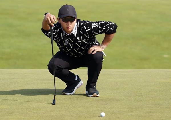 Korea Championship Presented by Genesis (The 1st Round) INCHEON, SOUTH KOREA, APR. 28: Hongtaek KIM (KOR) during the 1st round of Korea Championship Presented b Genesis at Jack Nicklaus Golf Club Korea in Incheon, South Korea on April 27, 2023. Antoine Rozner (FRA) finished the first round with a score of 9 under par, putting him in the lead. Incheon the Jack Nicklaus Golf Club Korea South Korea 7840_270566 Copyright: xSeokyongxLee PentaxPressx