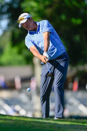 THE WOODLANDS, TX - APRIL 30: Shane Bertsch hits his second shot on 1 during Rd3 of the Insperity Invitational at The Woodlands Country Club Tournament Course on April 30, 2023 in The Woodlands, Texas. (Photo by Ken Murray Icon Sportswire) GOLF: APR 30 PGA, Golf Herren Tour Champions Insperity Invitational EDITORIAL USE ONLY Icon230430002