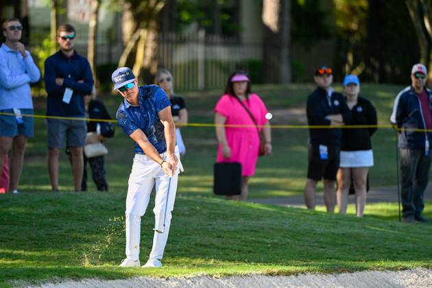 THE WOODLANDS, TX - APRIL 30: Brian Gay chips on to 1 during Rd3 of the Insperity Invitational at The Woodlands Country Club Tournament Course on April 30, 2023 in The Woodlands, Texas. (Photo by Ken Murray Icon Sportswire) GOLF: APR 30 PGA, Golf Herren Tour Champions Insperity Invitational EDITORIAL USE ONLY Icon230430004