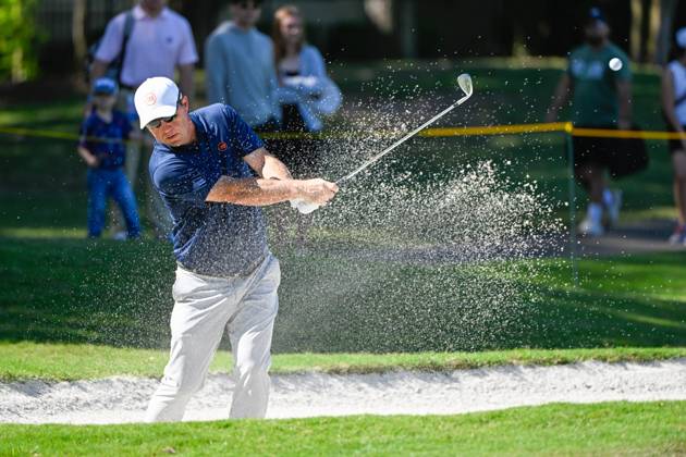 THE WOODLANDS, TX - APRIL 30: Cameron Beckman hits from the trap on 1 during Rd3 of the Insperity Invitational at The Woodlands Country Club Tournament Course on April 30, 2023 in The Woodlands, Texas. (Photo by Ken Murray Icon Sportswire) GOLF: APR 30 PGA, Golf Herren Tour Champions Insperity Invitational EDITORIAL USE ONLY Icon230430013