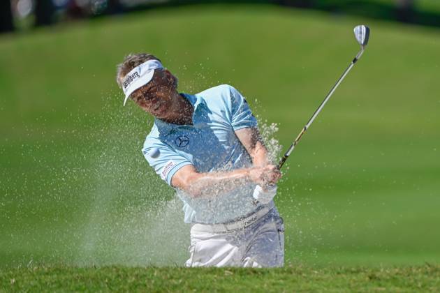 THE WOODLANDS, TX - APRIL 30: Bernhard Langer hits from the trap on 1 during Rd3 of the Insperity Invitational at The Woodlands Country Club Tournament Course on April 30, 2023 in The Woodlands, Texas. (Photo by Ken Murray Icon Sportswire) GOLF: APR 30 PGA, Golf Herren Tour Champions Insperity Invitational EDITORIAL USE ONLY Icon230430020