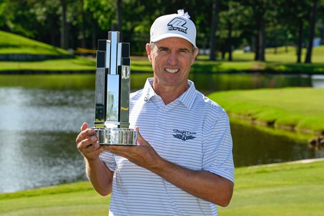 THE WOODLANDS, TX - APRIL 30: Steve Alker holds the trophy for winning the Insperity Invitational at The Woodlands Country Club Tournament Course on April 30, 2023 in The Woodlands, Texas. (Photo by Ken Murray Icon Sportswire) GOLF: APR 30 PGA, Golf Herren Tour Champions Insperity Invitational EDITORIAL USE ONLY Icon230430086