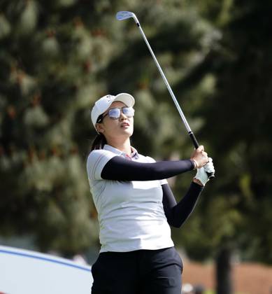 April 30, 2023: LPGA, Golf Damen - Lyn Xiyu, professional golfer from Guangzhou, China, finished in second place at the Ladies Professional Golf Association, JM Eagle LA Championship 2023, The Wilshire Country Club, Los Angeles, CA, USA, April 30, 2023. Xiyu was in a three way time at the end of four days of regulation play. Here, Xiyu watches her drive from the 12th tee. - ZUMAmt3_ 20230430_zaf_mt3_019 Copyright: xScottxMitchellx