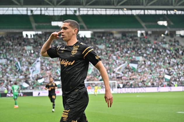 Joie de Amine El Ouazzani (guinpamg) FOOTBALL : AS Saint-Etienne vs EA Guingamp - Ligue 2 - 06 05 2023 FredericChambert Panoramic