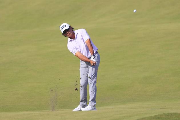 DULUTH, GA - MAY 07: Ken Tanigawa hits approach shot on the 18th fairway during the final round of the PGA, Golf Herren Tour Champions Mitsubishi Electric Classic on May 7, 2023 at TPC Sugarloaf in Duluth, Georgia. (Photo by David J. Griffin Icon Sportswire) GOLF: MAY 07 PGA Tour Champions Mitsubishi Electric Classic EDITORIAL USE ONLY Icon9532305071051