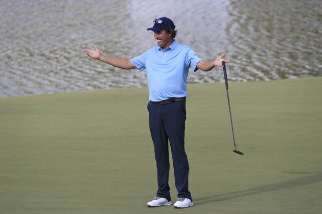 DULUTH, GA - MAY 07: Stephen Ames smiles after winning the PGA, Golf Herren Tour Champions Mitsubishi Electric Classic on May 7, 2023 at TPC Sugarloaf in Duluth, Georgia. (Photo by David J. Griffin Icon Sportswire) GOLF: MAY 07 PGA Tour Champions Mitsubishi Electric Classic EDITORIAL USE ONLY Icon9532305071075