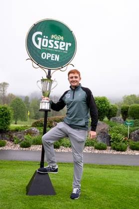 GOLF - Goesser Open 2023 MARIA LANKOWITZ,AUSTRIA,13.MAY.23 - GOLF - Alps Tour, Goesser Open, GC Erzherzog Johann, award ceremony. Image shows Ronan Mullarney (IRL). Keywords: trophy.  GEPAxpictures xMaticxKlansek