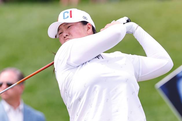 CLIFTON, NJ - MAY 13: Angel Yin of the United States tees off on the 1st tee during the third round of the LPGA, Golf Damen Cognizant Founders Cup at Upper Montclair Country Club on May 13, 2023 in Clifton, New Jersey. (Photo by Rich Graessle Icon Sportswire) GOLF: MAY 13 LPGA Cognizant Founders Cup EDITORIAL USE ONLY Icon23051315527