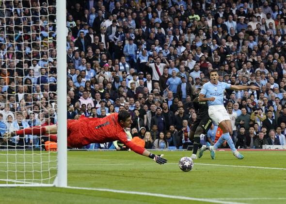 Manchester, England, 17th May 2023. Rodri of Manchester City takes a shot during the UEFA Champions League match at the Etihad Stadium, Manchester. Picture credit should read: Andrew Yates Sportimage EDITORIAL USE ONLY. No use with unauthorised audio, video, data, fixture lists, club league logos or live services. Online in-match use limited to 120 images, no video emulation. No use in betting, games or single club league player publications. SPI-2446-0048
