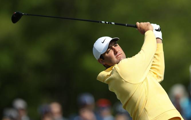Scottie Scheffler watches his tee shot on the 12th hole during the first round of the 2023 PGA, Golf Herren Championship at Oakwood Country Club in Rochester,New York on Thursday, May 18, 2023.  PGA20230518107 AARONxJOSEFCZYK