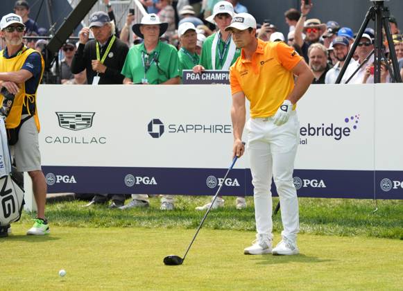 Viktor Hovland of Norway prepares to tee off on the 1st hole hole during the final round of the 2023 PGA, Golf Herren Championship at Oak Hill Country Club in Rochester, New York on Sunday, May 21, 2023.  ROC20230521505 AARONxJOSEFCZYK