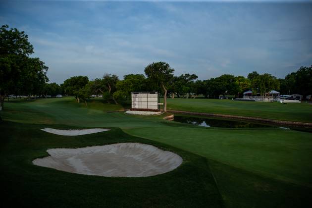 FORTH WORTH, TX - MAY 25: General photo hole 18 with the original score board during the first round of the Charles Schwab Challenge on May 24, 2023, at Colonial Country Club in Fort Worth, Texas. (Photo by Aric Becker Icon Sportswire) GOLF: MAY 25 PGA, Golf Herren - Charles Schwab Challenge EDITORIAL USE ONLY Icon23052516