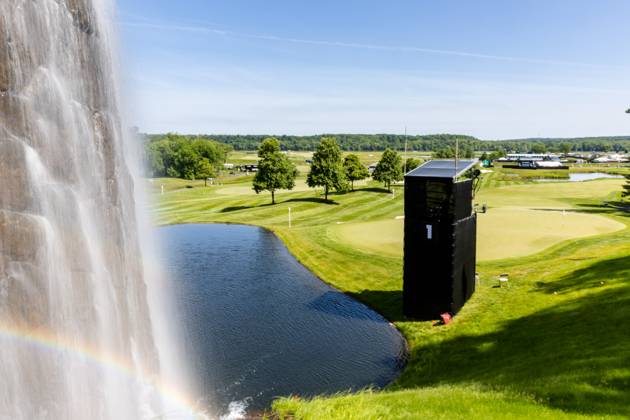 May 27, 2023, Potomac Falls, Virginia, USA: Trump National Golf Club prepares to host round 2 of the LIV Golf DC event. Potomac Falls USA - ZUMAb237 20230527_znp_b237_002 Copyright: xRobertxBlakleyx