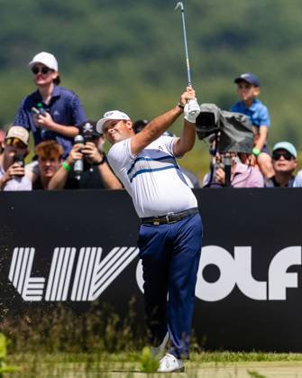 May 27, 2023, Potomac Falls, Virginia, USA: PATRICK REED tees off on the fourth hole during the second round of the LIV Golf DC event at Trump National Golf Club. Potomac Falls USA - ZUMAb237 20230527_znp_b237_027 Copyright: xRobertxBlakleyx