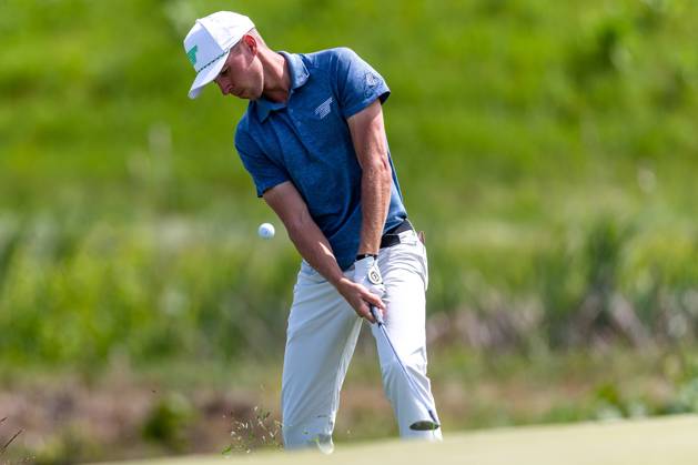 May 27, 2023, Potomac Falls, Virginia, USA: DAVID PUIG chips from the rough onto the fourth green during the second round of the LIV Golf DC event at Trump National Golf Club. Potomac Falls USA - ZUMAb237 20230527_znp_b237_028 Copyright: xRobertxBlakleyx