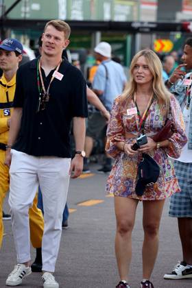 Formula 1 Grand Prix Monaco 2023 25 05 2023, Circuit de Monaco, Monte Carlo, Formula 1 Grand Prix Monaco 2023 ,in the picture footballer Alexander Nübel AS Monaco with girlfriend in the pit lane of Monaco nordphotoxGmbHx xBratic nph00250